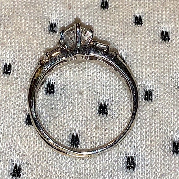 14k Excellent Diamond ring - Picture 5 of 6